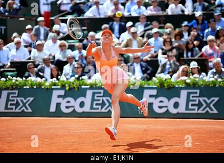 Roland Garros, Paris, Frankreich. 5. Juni 2014. Frech Open Tennis Championships. Maria Sharapova (Rus) im Vergleich zu Eugenie Bouchard (Can) Damen Halbfinale. Sharapova gewann das Spiel durch 4-6 7-5 6-2 ins Finale. Bildnachweis: Aktion Plus Sport/Alamy Live-Nachrichten Stockfoto