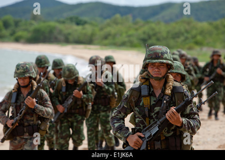 Thai Marines bereiten für amphibische Ausbildung mit US-Marines, 2. Assault Amphibian Battalion, 2. Mar zugewiesen Stockfoto