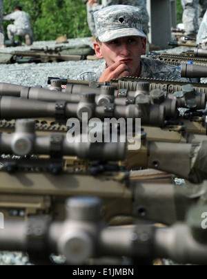 SPC. Robert Salbei, Headquarters und Headquarters Company, 3rd Battalion (Airborne), 509. Infanterie-Regiment der 4 zugewiesen Stockfoto