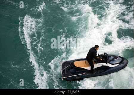 US Navy einem Mate 3. Klasse Jacob Tutor zugewiesen, die Flotte Vermessungsteam bei John C. Stennis Space Center in Mi Stockfoto