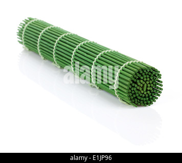 Bambusmatte. Isoliert auf weißem Hintergrund Stockfoto