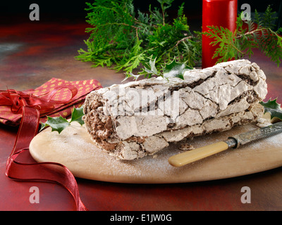 Schoko-Baiser Urlaub Yule log Stockfoto