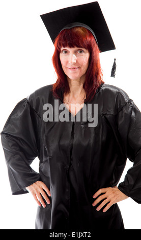 Erwachsener Schüler stehen mit angewinkelten Armen Stockfoto