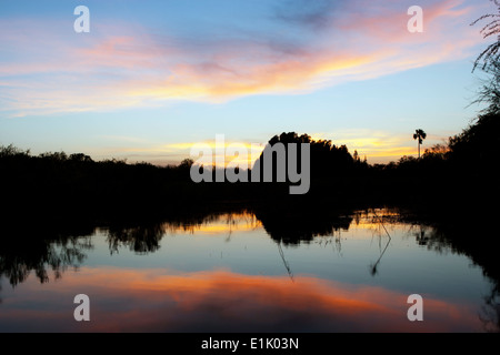 See (Resaca) Sonnenuntergang am Camp Lula Sams - Brownsville, Texas USA Stockfoto