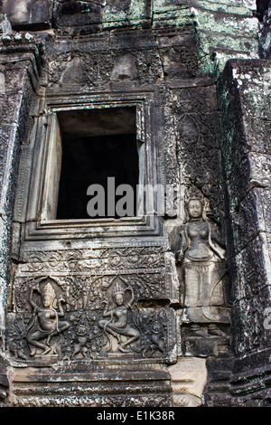 Der Bayon ist ein Tempel in Siem Reap, Angkor Thom, Angkor, Kambodscha. Sein wesentliche Merkmal sind die 216 gigantischen Stein lächelnde Gesichter. Stockfoto