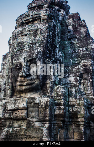 Der Bayon ist ein Tempel in Siem Reap, Angkor Thom, Angkor, Kambodscha. Sein wesentliche Merkmal sind die 216 gigantischen Stein lächelnde Gesichter. Stockfoto