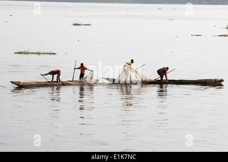 Fischer am Fluss Kongo Stockfoto