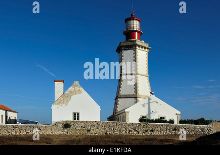 18. Jahrhundert Espichel Cape Lighthouse in Sesimbra, Portugal Stockfoto