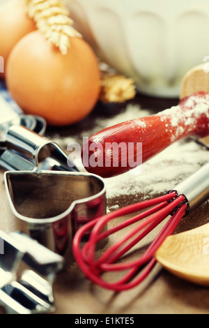 Kochen und Backen-Konzept (Zutaten und Küchengeräte) Stockfoto