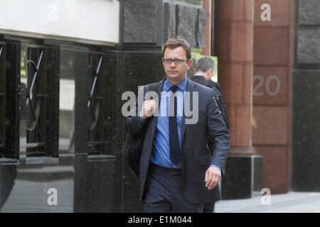 London UK. 6. Juni 2014. Ehemaliger Direktor der Kommunikation in der Downing Street und News von der Welt-Editor kommt Andy Coulson an Old Bailey als Richter beginnt Resümee nach 7 Monaten. Rebekah Brooks und anderen Beklagten einschließlich Ehemann Charlie Brooks, Andy Coulson, Ian Edmonson, Clive Goodman; Cheryl Carter, Stuart Kuttner und Mark Hanna werden in Verschwörung abfangen die Sprachnachrichten von Prominenten und Opfer von Straftaten und Mitglieder der britischen königlichen Familie Gutschrift verrechnet: Amer Ghazzal/Alamy Live-Nachrichten Stockfoto