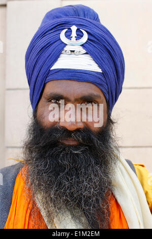 Sikh Krieger in Gurdwara Sisganj, Old Delhi Stockfoto