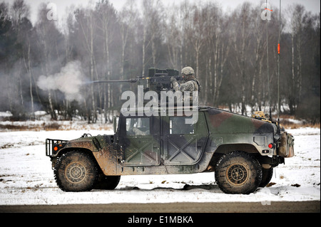 US Army Spc Justin Barnett, ein Fallschirmjäger zugewiesen, die 1. Staffel, 91. Kavallerieregiment, 173. Infantry Brigade Combat Stockfoto