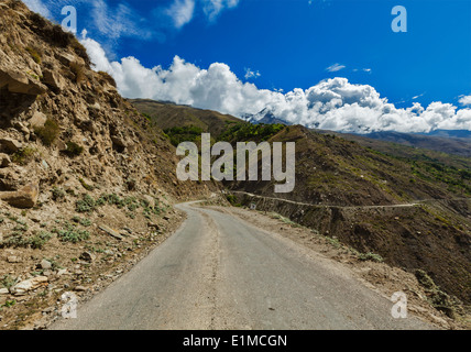 Straße im Himalaya.  Lahaul Tal, Himachal Pradesh, Indien Stockfoto