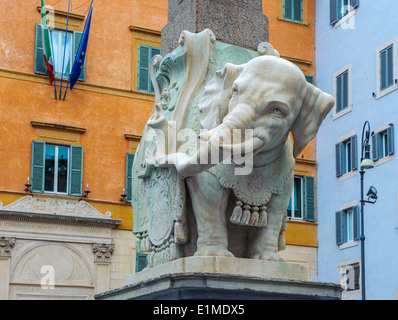 Elefant und Obelisk von Bernini in Piazza della Minerva, Rom, Italien Stockfoto