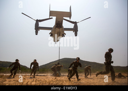 US-Marines mit dem 3. Reconnaissance Battalion, 3. Marineabteilung, III. Marine Expeditionary Force und zentrale B Stockfoto