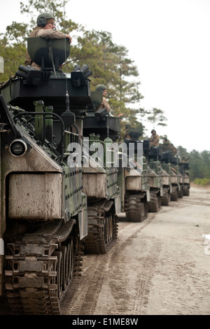 US-Marines mit 2. amphibischen Angriff Bataillon, 2. Marine-Division (MARDIV) darauf vorbereiten, ihre Hubschrauber-Ausbildung absolvieren Stockfoto