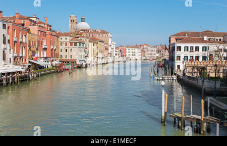 Venedig, Italien - 11. März 2014: Canal Grande von Ponte Degli Scalzi Stockfoto