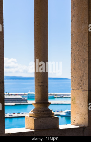 Blick vom Glockenturm der Kathedrale von St. Domnius in Split Crotia. Marija & Andrew steht auf der Säule mit Liebe Herz Stockfoto