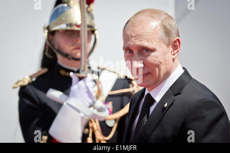 Ouistreham, Frankreich. 6. Juni 2014. Russlands Präsident Vladimir Putin besucht den 70. Jahrestag der Landungstruppen der Alliierten in der Normandie in Ouistreham, Frankreich, 6. Juni 2014. Foto: Michael Kappeler/Dpa/Alamy Live News Stockfoto