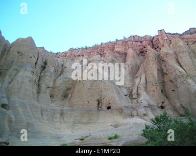 Die Red Mountain Hoodoos im Coconino National Forest sind einzigartige geologische Formationen, die durch vulkanische Aktivität entstanden sind. Diese markanten roten Gesteinsformationen sind ein beliebter Ort für geologische Studien und Erkundungen im Freien. Stockfoto