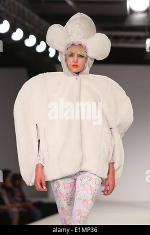 Student-Sammlungen vom Istituto Marangoni, Graduate Fashion Week GFW Stockfoto