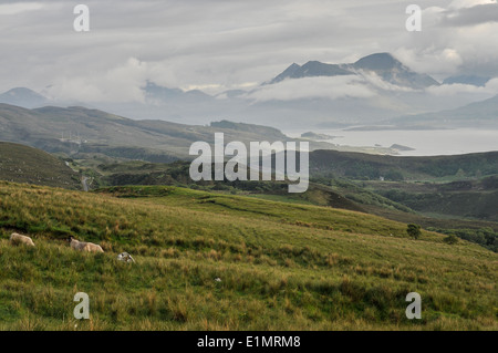 Sehen Sie ein Kreuz der Insel Raasay Blick auf Skye. Die Cullins können in der Ferne gesehen werden. Stockfoto