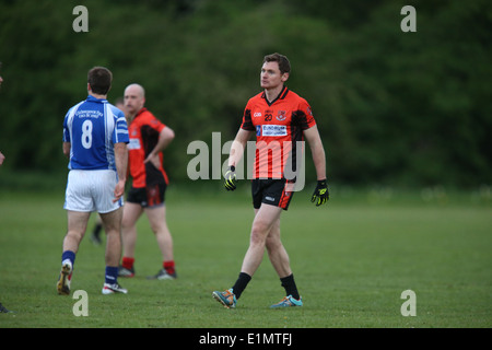 Leichtathletin und Olympiateilnehmerin David Gillick in Aktion in einem Dublin GAA Football League Spiel für Ballinteer Saint Johns im Marlay Park Stockfoto