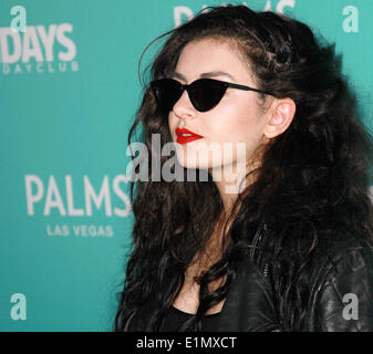 Las Vegas, Nevada, USA. 6. Juni 2014. Britische Singer/Songwriterin Charli XCX kommt am Graben freitags am 6. Juni 2014 im Palms Pool und Dayclub in Las Vegas, Nevada Credit durchführen: Marcel Thomas/ZUMAPRESS.com/Alamy Live News Stockfoto