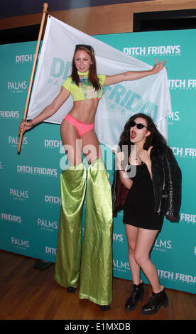 Las Vegas, Nevada, USA. 6. Juni 2014. Britische Singer/Songwriterin Charli XCX kommt am Graben freitags am 6. Juni 2014 im Palms Pool und Dayclub in Las Vegas, Nevada Credit durchführen: Marcel Thomas/ZUMAPRESS.com/Alamy Live News Stockfoto