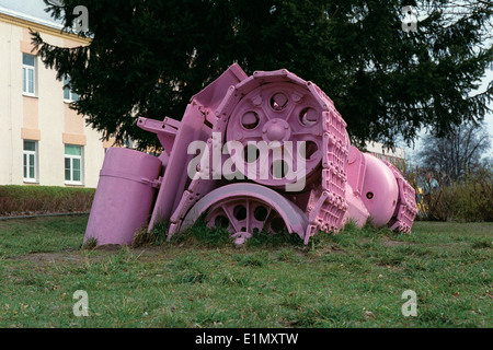 Kunstinstallation "Zehn DAG Tank" tschechischen bildenden Künstlers David Cerny in Lazne Bohdanec, Mittelböhmen, Tschechien. Stockfoto