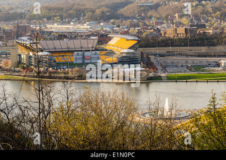 Heinz-Stadion und der Flüsse Allegheny und Ohio.  Pittsburgh, Pennsylvania Stockfoto