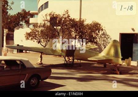 Die Mitsubishi A6M, auch bekannt als Zero, war ein Langstreckenflugzeug, das von der Kaiserlichen Japanischen Marine während des Zweiten Weltkriegs eingesetzt wurde. Die Zero war für ihre Agilität und Reichweite bekannt und eine Schlüsselkomponente in frühen pazifischen Schlachten, einschließlich des Angriffs auf Pearl Harbor. Stockfoto