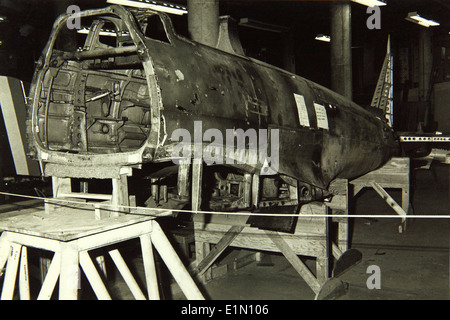 Die Mitsubishi A6M Zero war ein japanisches Langstreckenflugzeug, das während des Zweiten Weltkriegs eingesetzt wurde. Bekannt für seine außergewöhnliche Manövrierfähigkeit und seine große Reichweite, spielte die Zero eine Schlüsselrolle bei vielen großen Schlachten, einschließlich des Angriffs auf Pearl Harbor und der Schlacht von Midway. Stockfoto