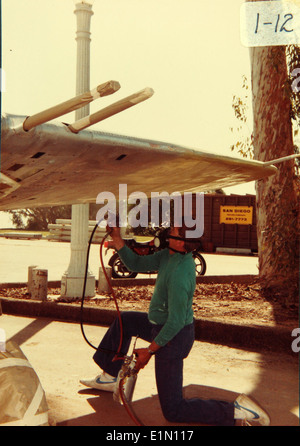 Die Mitsubishi A6M Zero war ein Trägerflugzeug, das während des Zweiten Weltkriegs von der Kaiserlichen Japanischen Marine eingesetzt wurde. Bekannt für seine außergewöhnliche Manövrierfähigkeit und große Reichweite, spielte die Zero eine wichtige Rolle in frühen pazifischen Schlachten, einschließlich des Angriffs auf Pearl Harbor. Stockfoto