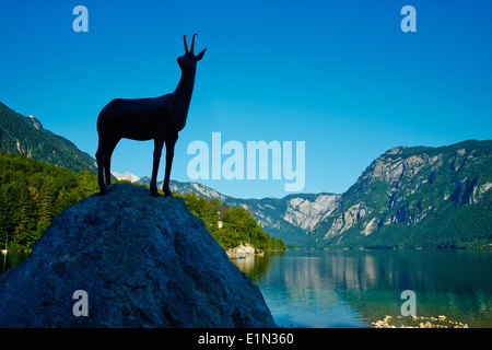 Slowenien, Gorenjska Region, Nationalpark Triglav Bohinj See, Zlatorog Statue Stockfoto