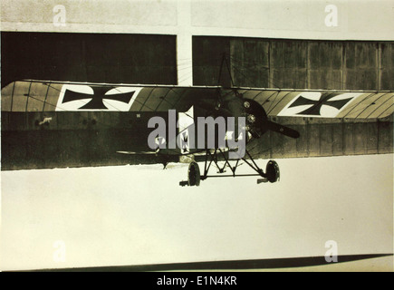 Die Pfalz A II war ein Flugzeug aus dem Ersten Weltkrieg, das vor allem für Aufklärungsmissionen eingesetzt wurde. Er hatte eine zweiplane Konfiguration und wurde von einem Drehmotor angetrieben. Stockfoto
