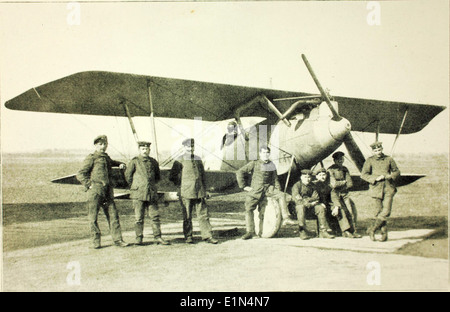 Die Pfalz D.. III war ein deutsches Kampfflugzeug, das während des Ersten Weltkriegs eingesetzt wurde und für seine starke Konstruktion und seine hervorragende Manövrierfähigkeit bekannt war. Es war eines der erfolgreichsten deutschen Kampfflugzeuge des Krieges und wurde von mehreren bemerkenswerten Assen geflogen. Stockfoto