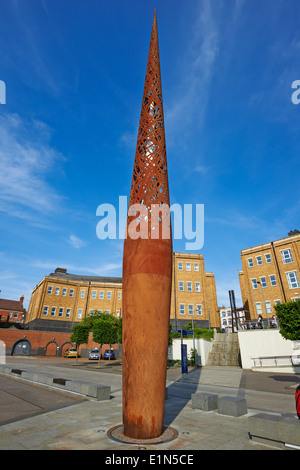 Die Kerze neben Victoria Dock von Wolfgang Buttress Gloucester Gloucestershire UK Stockfoto