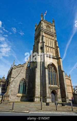 Kirche des Hl. Johannes der Täufer Gosditch Street Cirencester Gloucestershire UK Stockfoto
