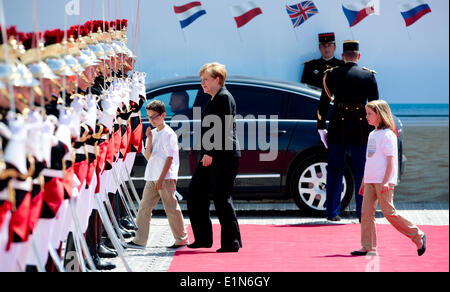 Normandie, Frankreich. 6. Juni 2014. Bundeskanzlerin Angela Merkel anlässlich des 70. Jahrestages des d-Day Landungen, am Sword Beach, Ouistreham, Normandie, Frankreich, 6. Juni 2014. Bildnachweis: Dpa picture Alliance/Alamy Live News Stockfoto