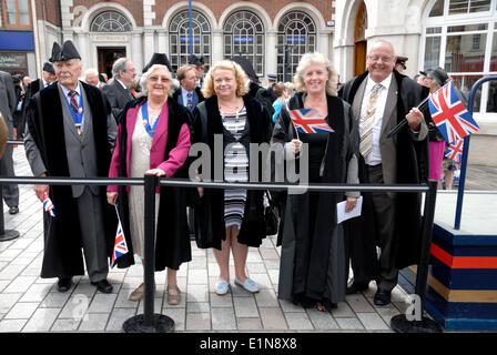 Maidstone, Kent, England. Civic Day Parade, die Wahl des neuen Bürgermeister von Maidstone, Stadtrat Richard Thick zu Ehren. Eine militärische Parade durch die Stadt folgt ein Service bei All Saints Church Stockfoto