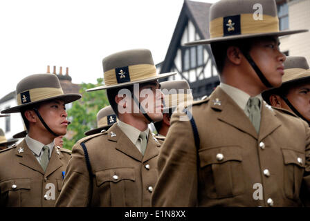 Maidstone, Kent, England. Civic Day Parade, die Wahl des neuen Bürgermeister von Maidstone, Stadtrat Richard Thick zu Ehren. Eine militärische Parade durch die Stadt wird von einem Dienst im All Saints Church gefolgt. Queens Gurkha-Ingenieure Stockfoto