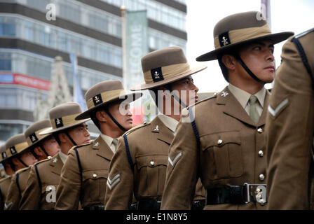 Maidstone, Kent, England. Civic Day Parade, die Wahl des neuen Bürgermeister von Maidstone, Stadtrat Richard Thick zu Ehren. Eine militärische Parade durch die Stadt wird von einem Dienst im All Saints Church gefolgt. Queens Gurkha-Ingenieure Stockfoto