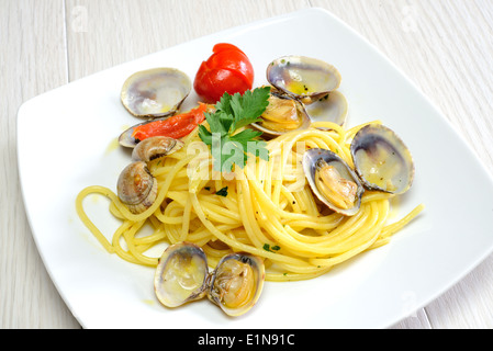 traditionelles italienisches komponiert von Spaghetti Pasta und Meeresfrüchte Fasolari, Muscheln und Muscheln Stockfoto