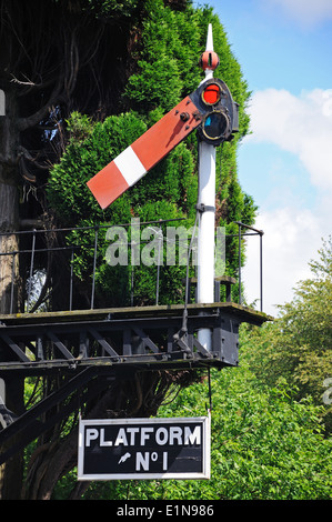 Semaphore Signal der Halterung Design zeigt die untere Quadrant Startseite alle klare, Hampton loade. Stockfoto