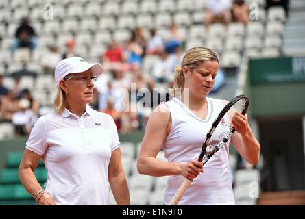 Roland Garros, Paris, Frankreich. 7. Juni 2014. Internationalen Legenden Trophäe Doppel. Martina Navratilova (Usa) und Kim Clijsters (Bel) versus Sandrine Testud (Fra) und Nathalie Dechy (Fra) - Damen-Doppel-Finale Credit: Action Plus Sport/Alamy Live News Stockfoto