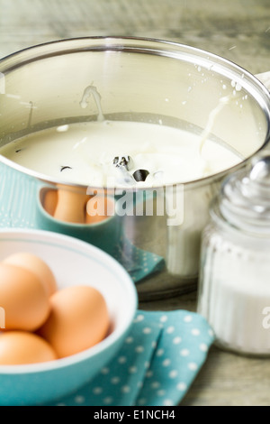 Serie über die Zubereitung von Speiseeis Süßholz (Lakritz) Stockfoto