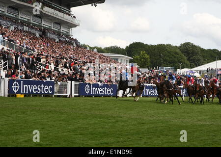 Epsom Downs, Surrey, UK. 7. Juni 2014. Die Sprint - enge Finish The Derby Tagung, Epsom Downs Credit: Motofoto/Alamy Live News Stockfoto