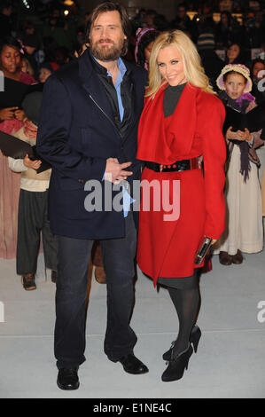 London, UK, UK. 3. November 2009. Jim Carrey und Jenny Mccarthy besuchen die UK-Premiere von "A Christmas Carol" an Empire Leicester Square. © Ferdaus Shamim/ZUMA Wire/ZUMAPRESS.com/Alamy Live-Nachrichten Stockfoto