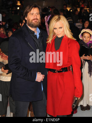 London, UK, UK. 3. November 2009. Jim Carrey und Jenny Mccarthy besuchen die UK-Premiere von "A Christmas Carol" an Empire Leicester Square. © Ferdaus Shamim/ZUMA Wire/ZUMAPRESS.com/Alamy Live-Nachrichten Stockfoto